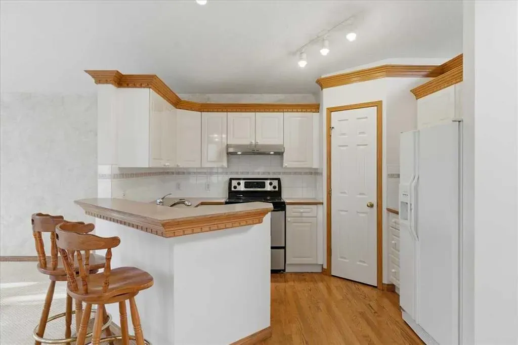 69 Scimitar Point NW