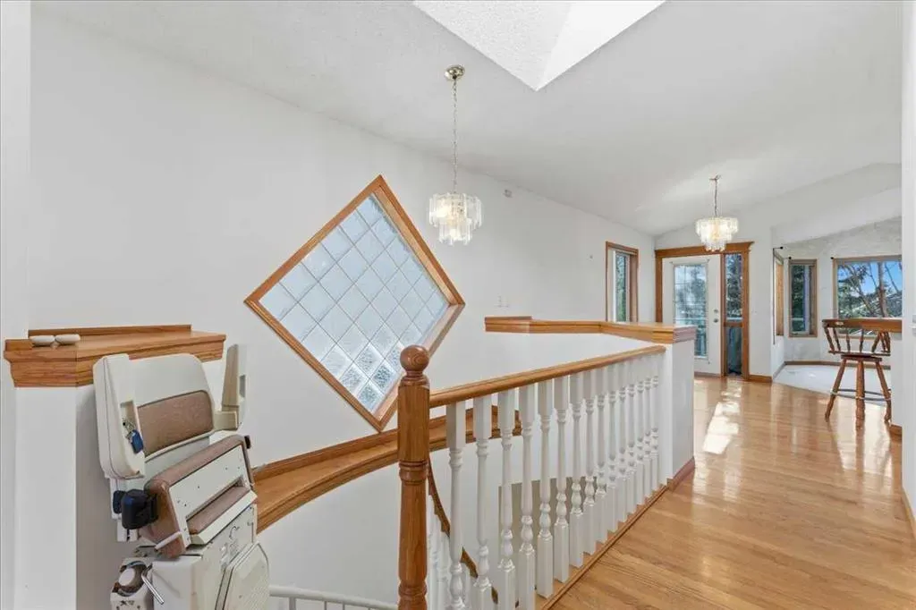 69 Scimitar Point NW