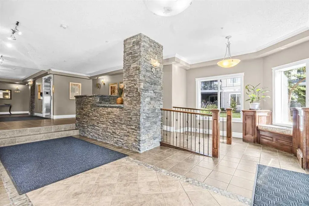 369 Rocky Vista Park NW, #109