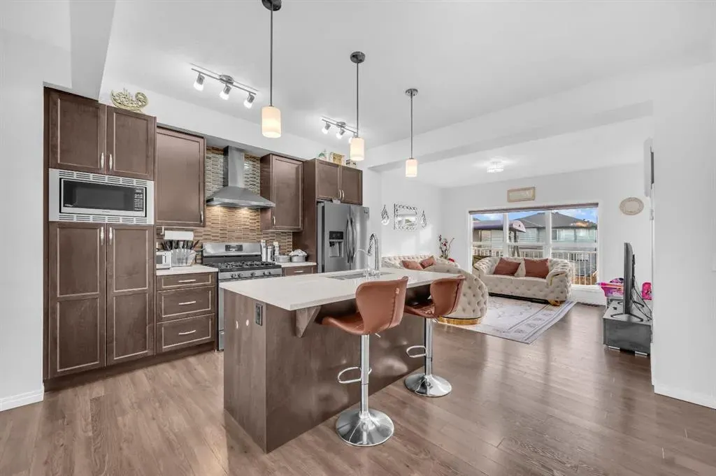 533 Savanna Boulevard NE