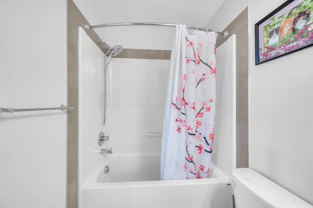 533 Savanna Boulevard NE