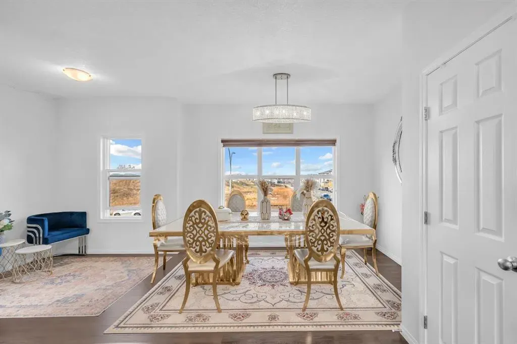 533 Savanna Boulevard NE