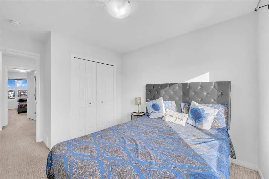 533 Savanna Boulevard NE