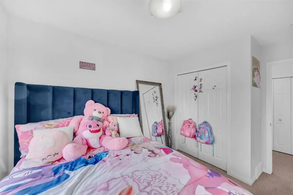 533 Savanna Boulevard NE