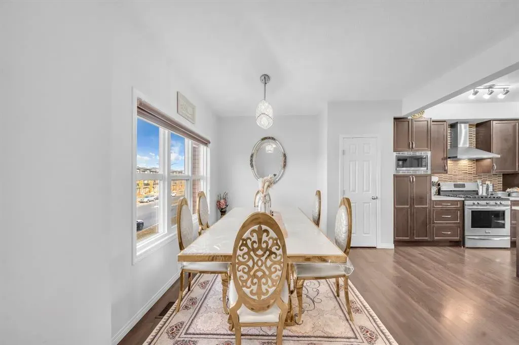 533 Savanna Boulevard NE