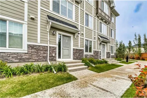 607 Nolanlake Villas NW