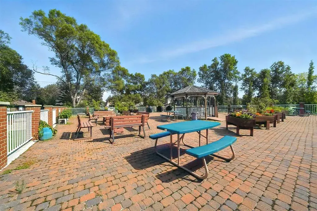 4805 45 Street, #404