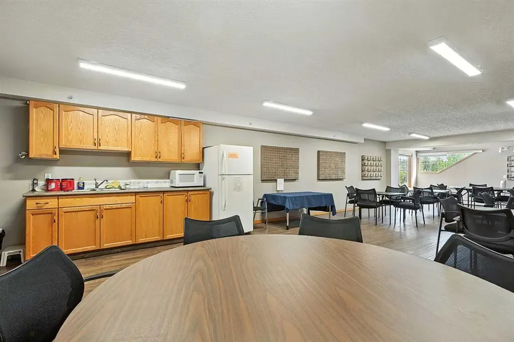 4805 45 Street, #404