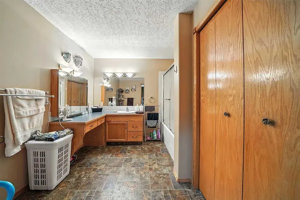 4805 45 Street, #404