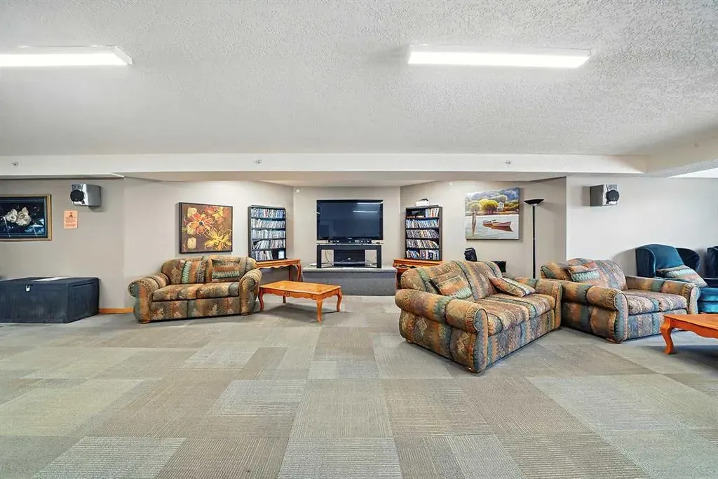 4805 45 Street, #404