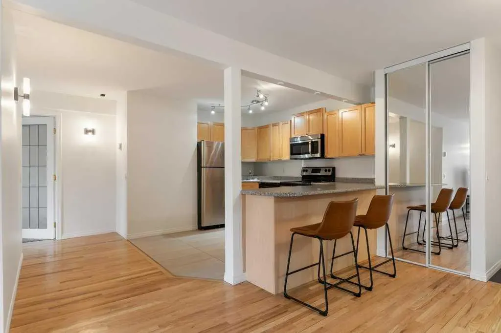 210 25 Avenue SW, #10