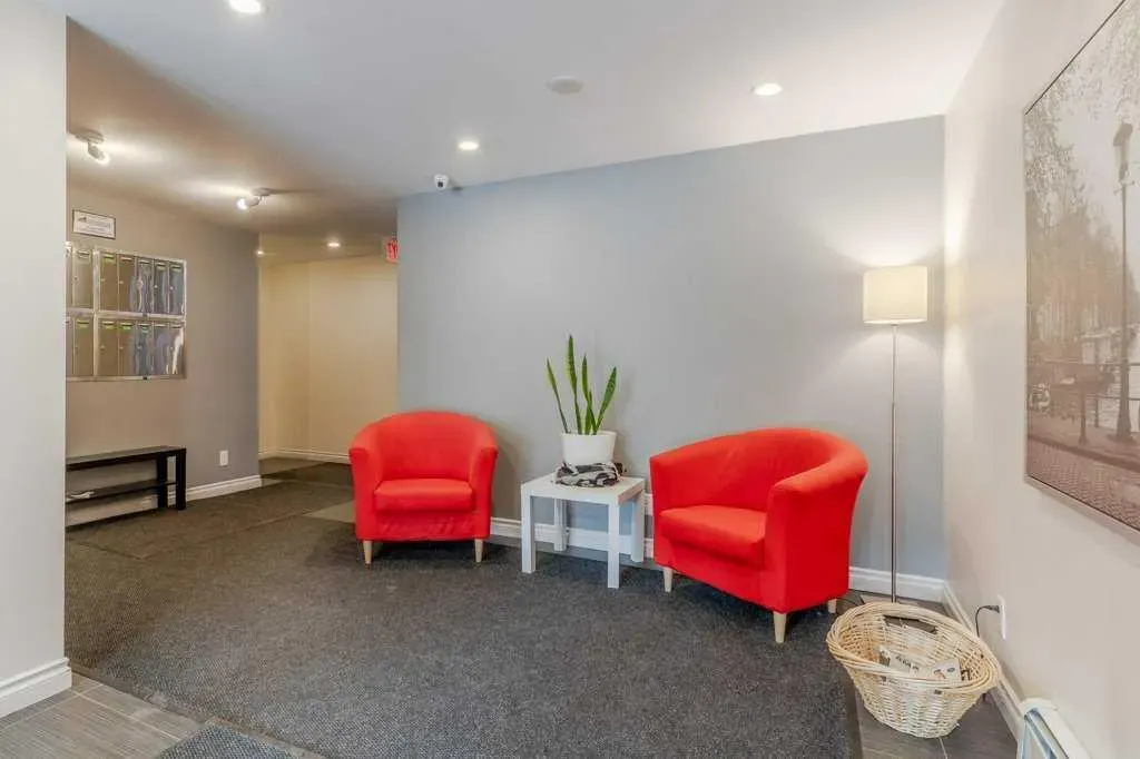 210 25 Avenue SW, #10