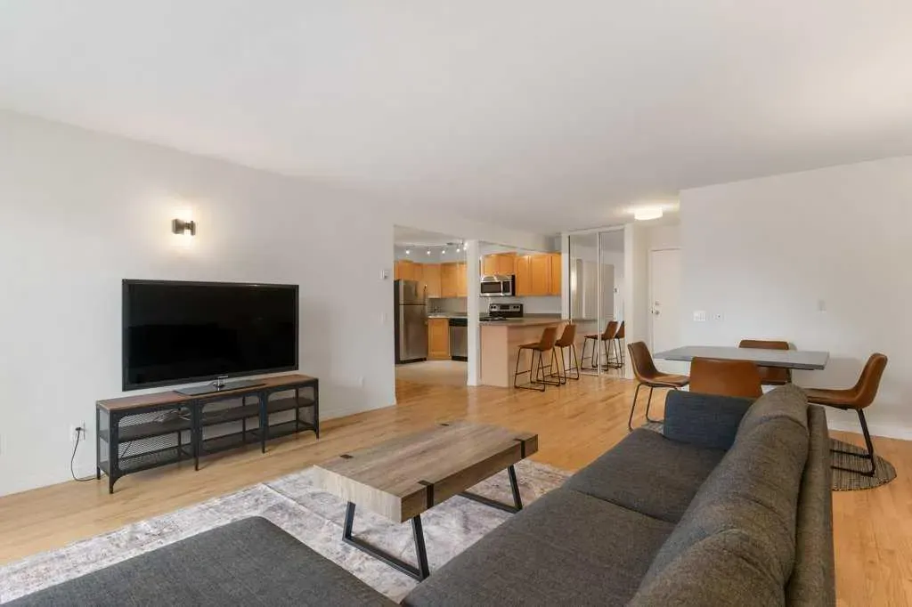 210 25 Avenue SW, #10