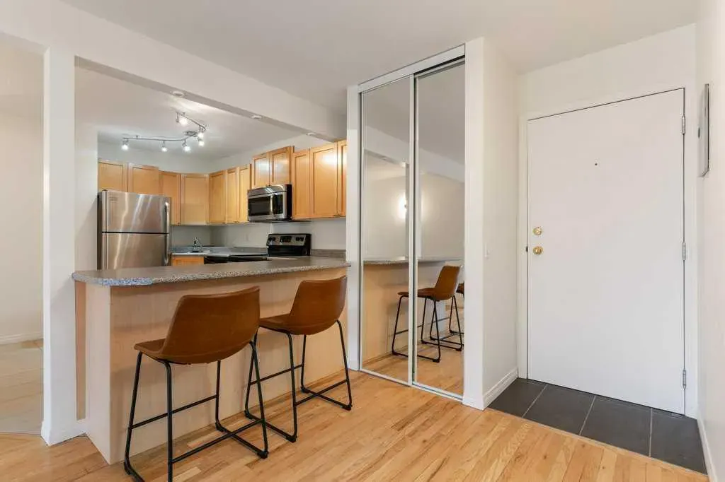 210 25 Avenue SW, #10