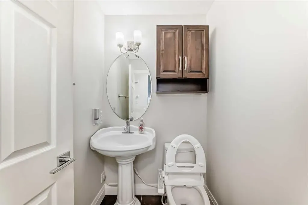 40 Martha's Meadow Place NE