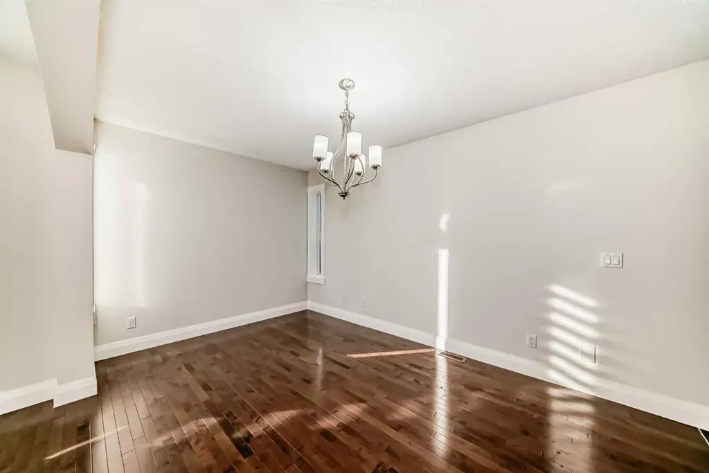 40 Martha's Meadow Place NE