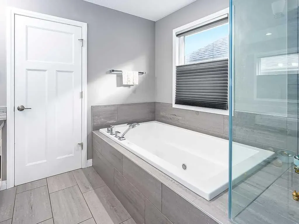 256 Auburn Springs Close SE