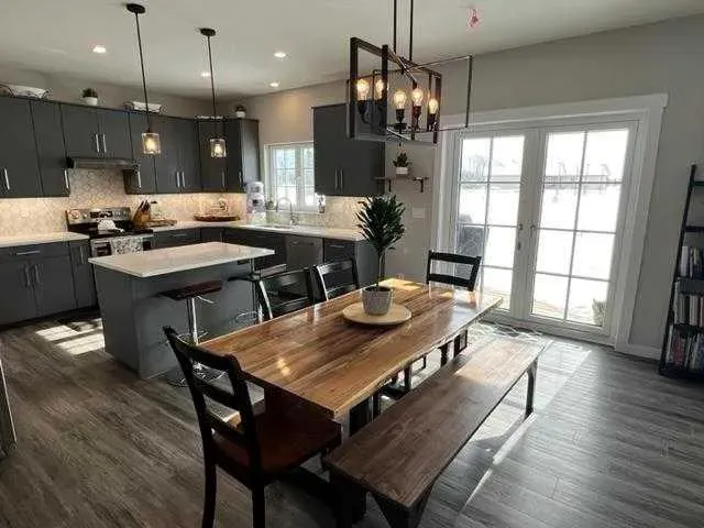 1049 Alberta Avenue, #11