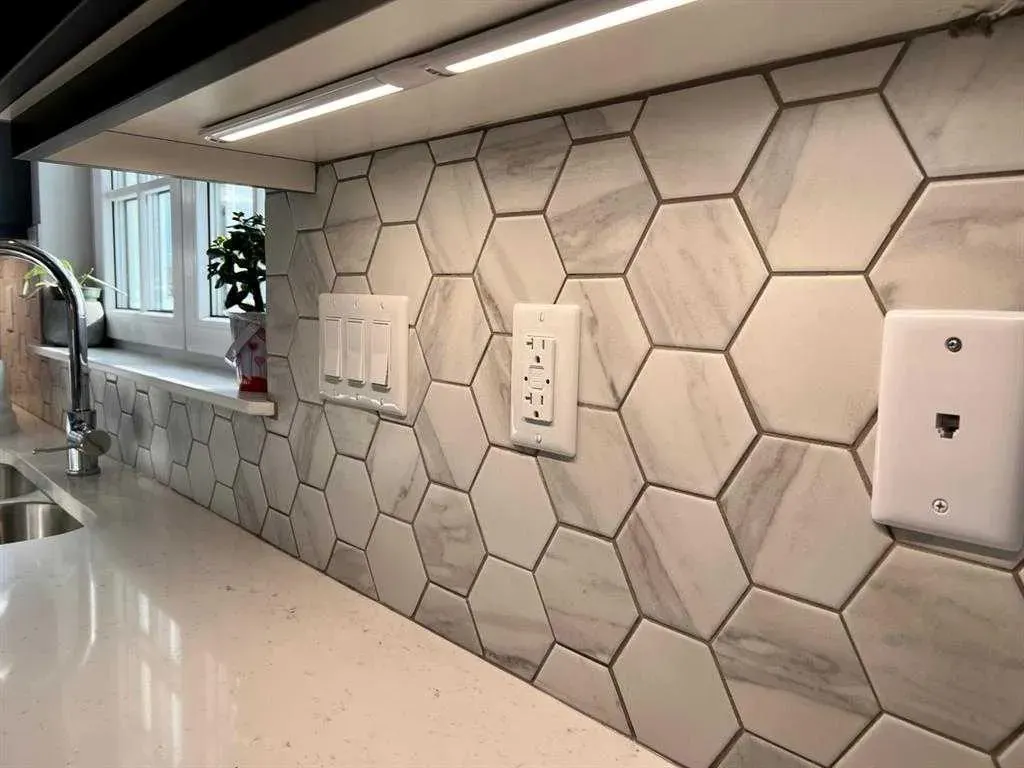 1049 Alberta Avenue, #11