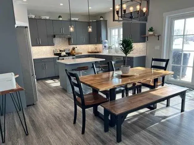 1049 Alberta Avenue, #11