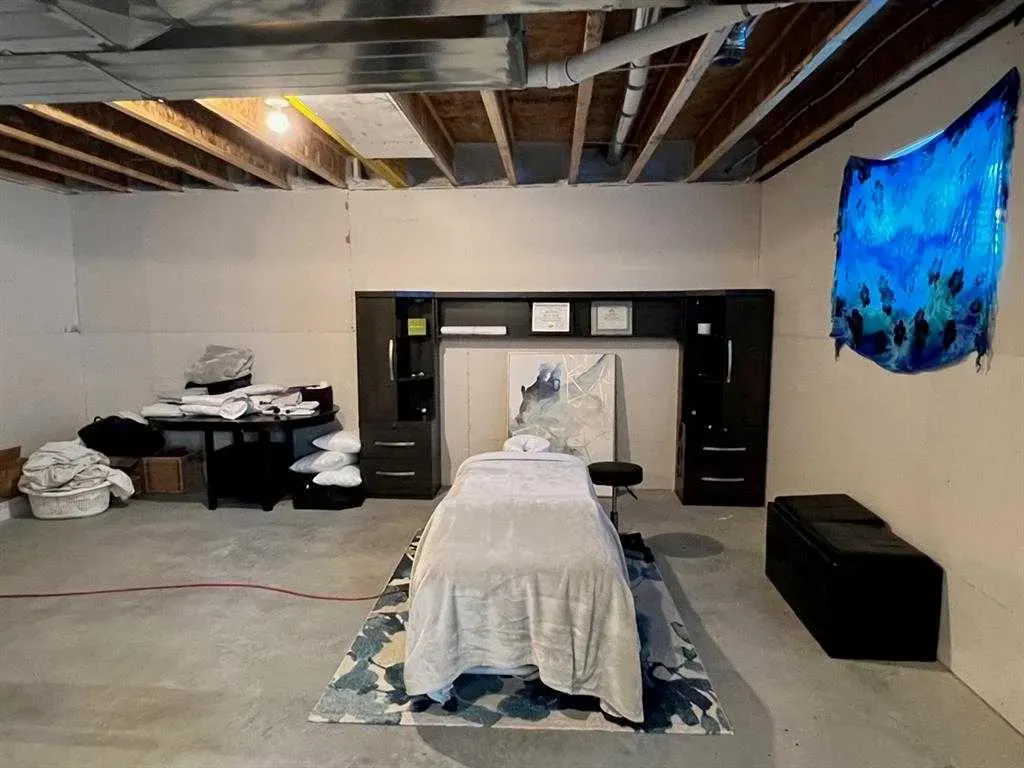 1049 Alberta Avenue, #11