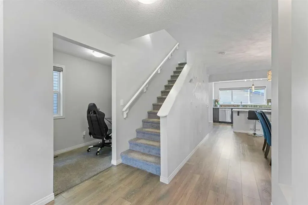 8 Copperpond Avenue SE