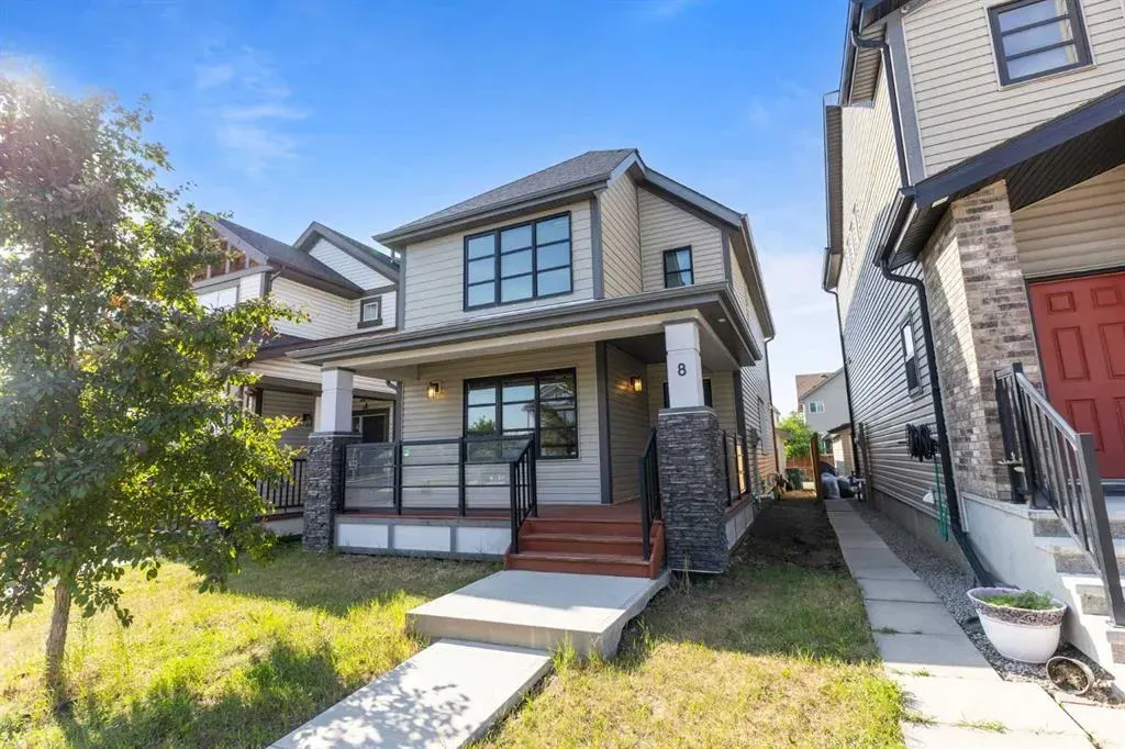 8 Copperpond Avenue SE