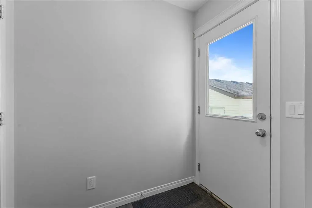 8 Copperpond Avenue SE