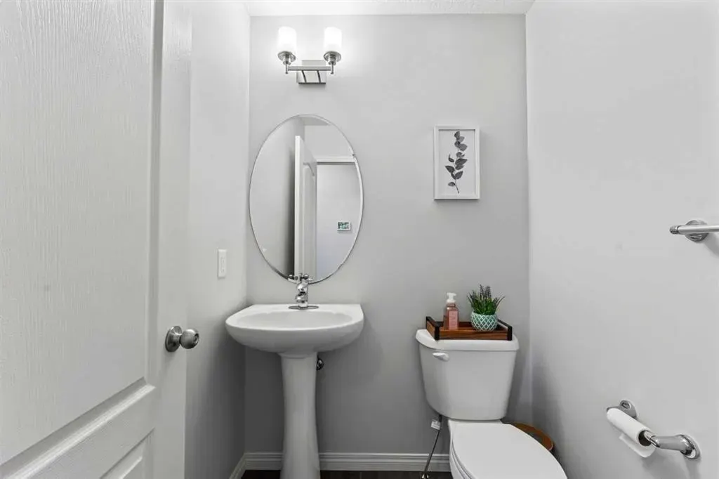 8 Copperpond Avenue SE