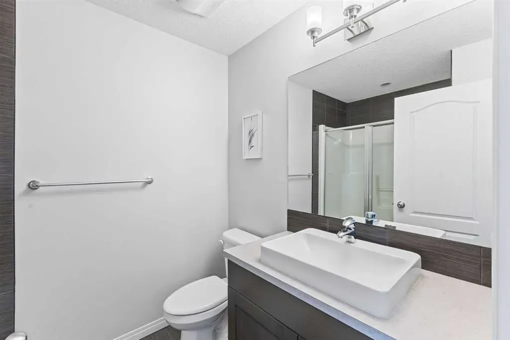 8 Copperpond Avenue SE