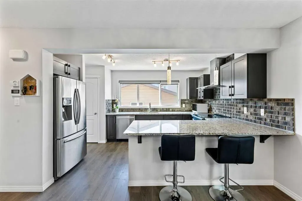 8 Copperpond Avenue SE