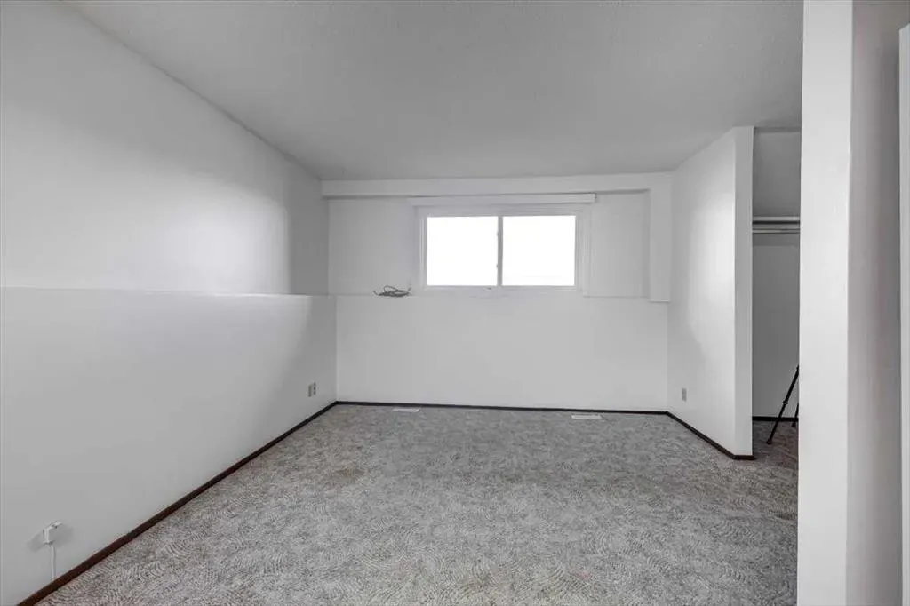 5418 and 5422 48 Avenue