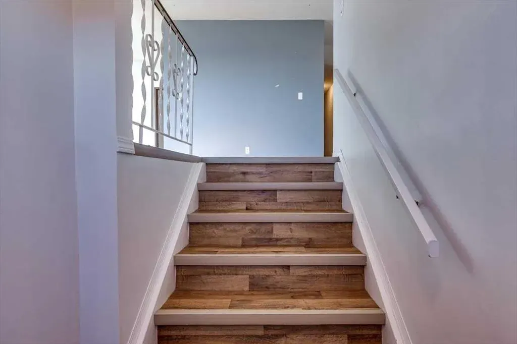 5418 and 5422 48 Avenue