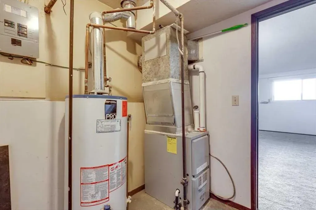 5418 and 5422 48 Avenue