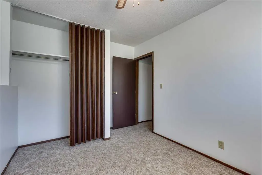 5418 and 5422 48 Avenue