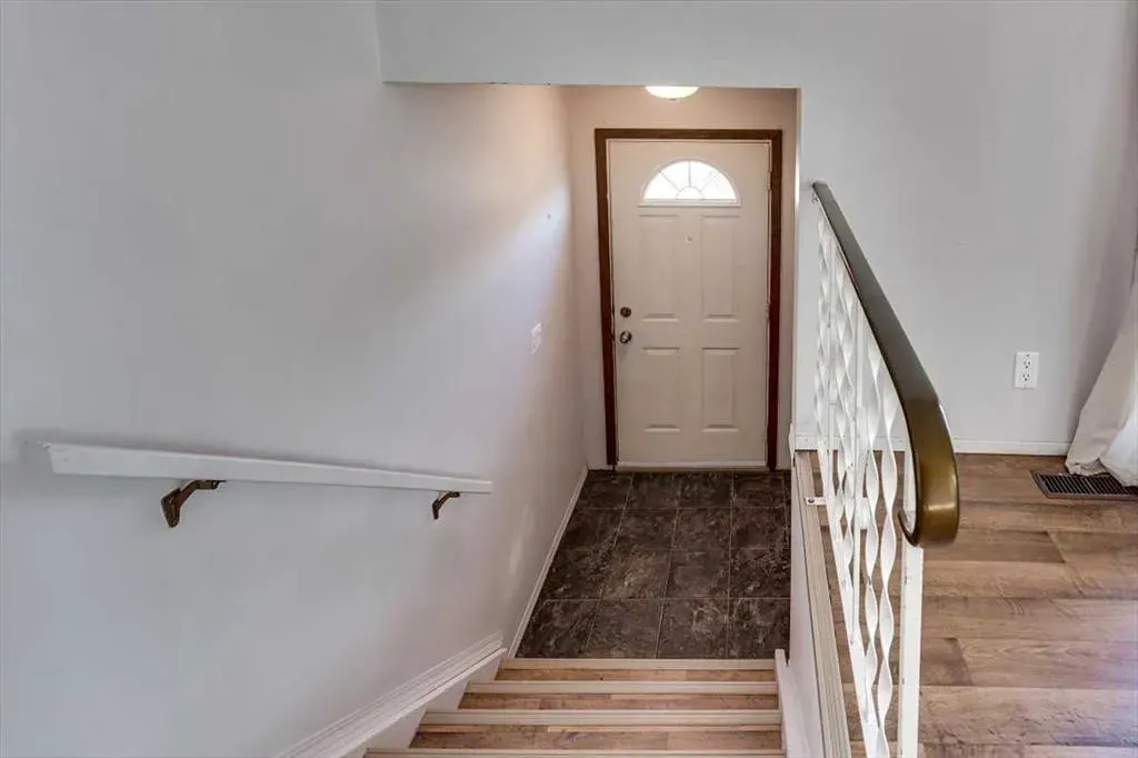 5418 and 5422 48 Avenue