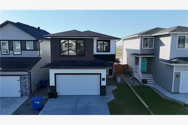 914 Miners Boulevard W