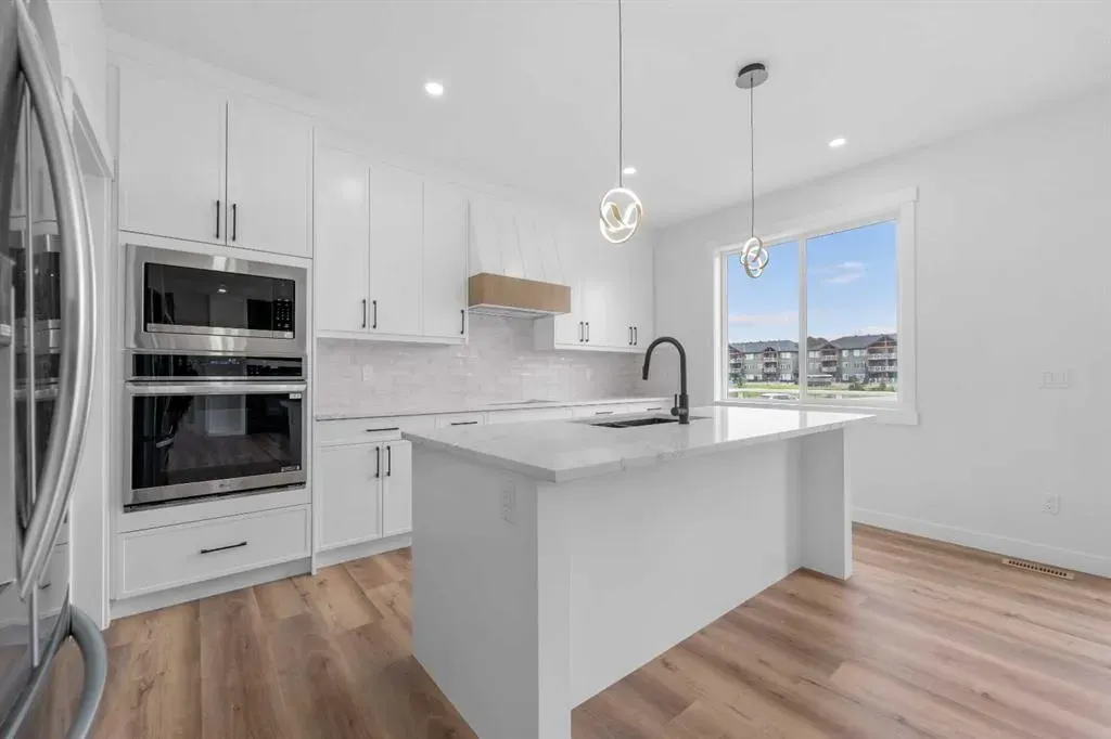 17 Lakes Estates Circle