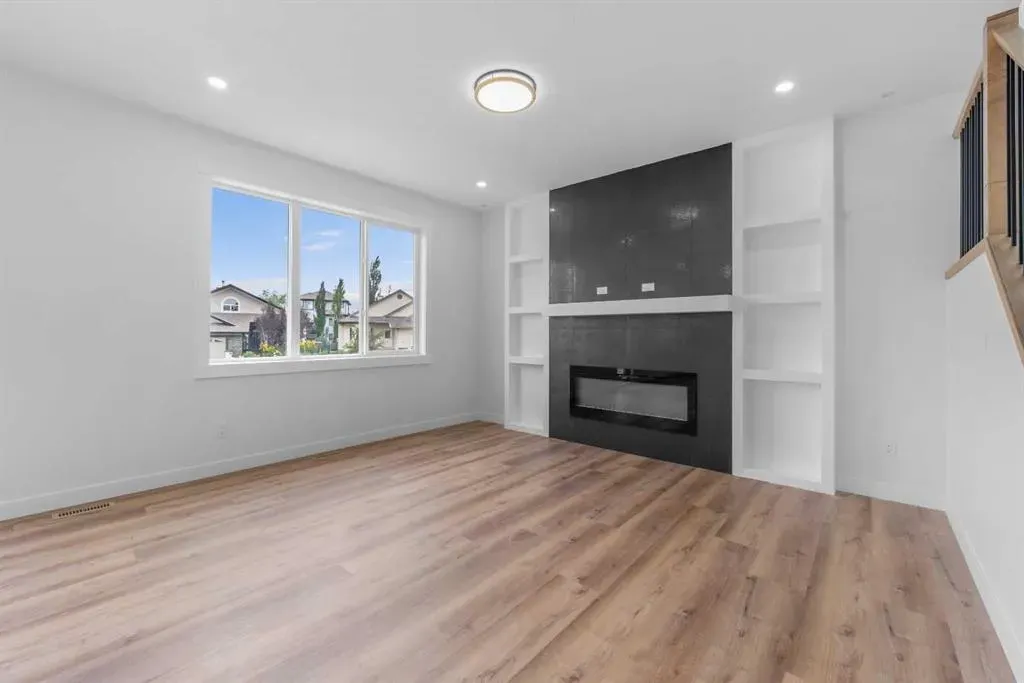 17 Lakes Estates Circle