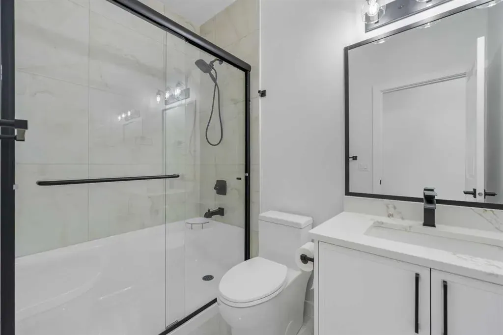 17 Lakes Estates Circle