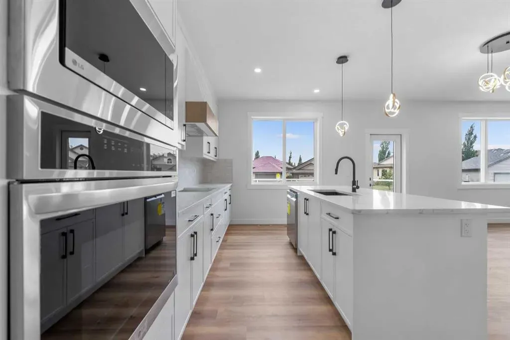 17 Lakes Estates Circle