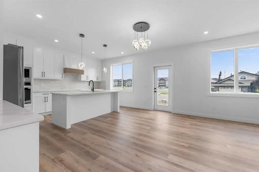 17 Lakes Estates Circle