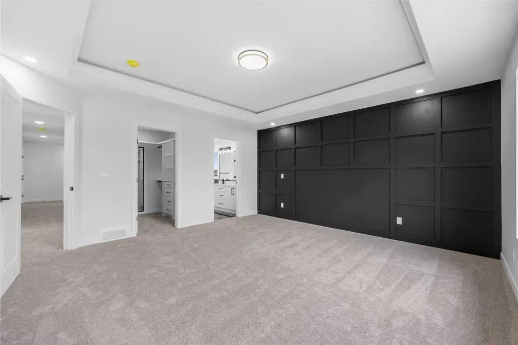 17 Lakes Estates Circle