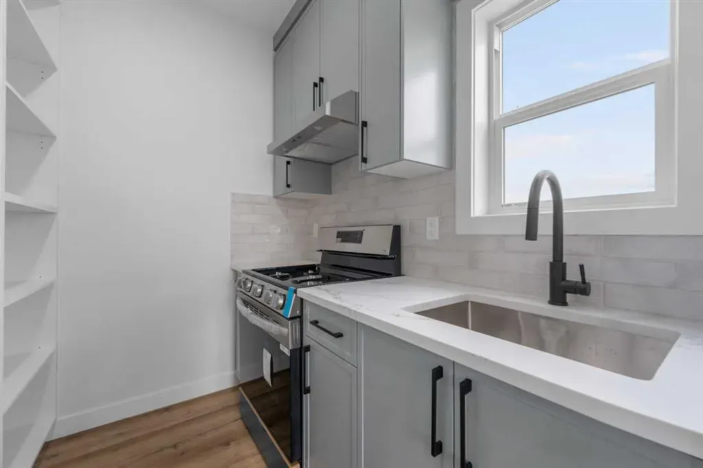 17 Lakes Estates Circle