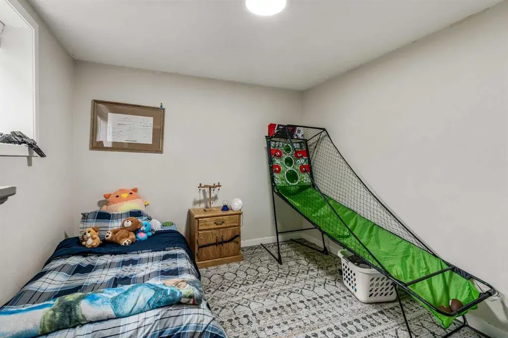 225 Lasalle Terrace W