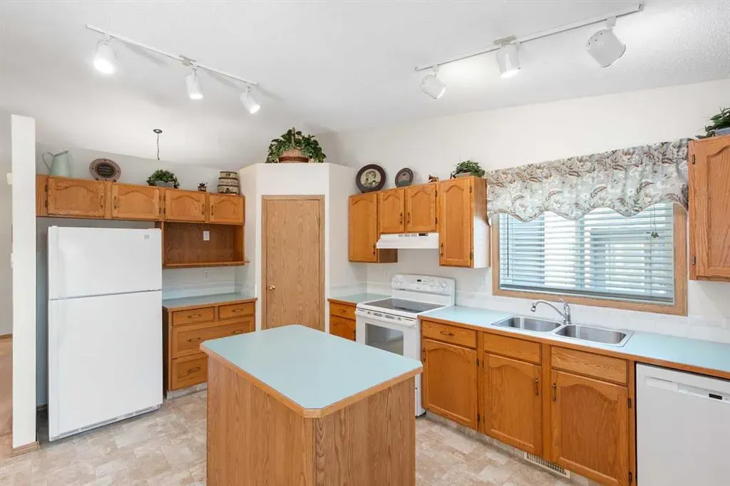 131 Tipping Close SE