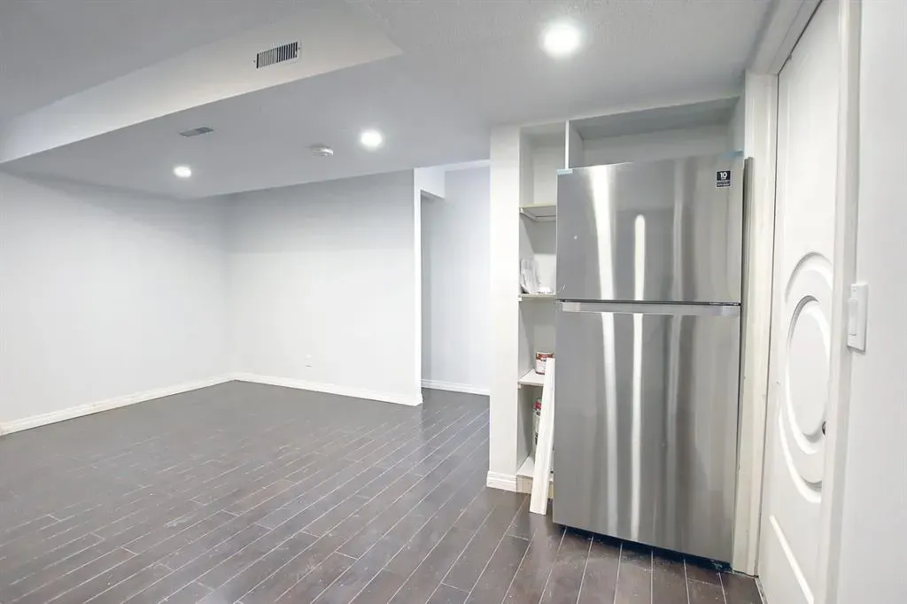 25 Panamount Crescent NW