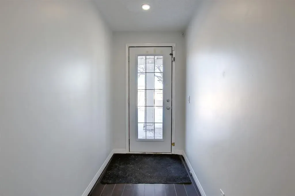 25 Panamount Crescent NW