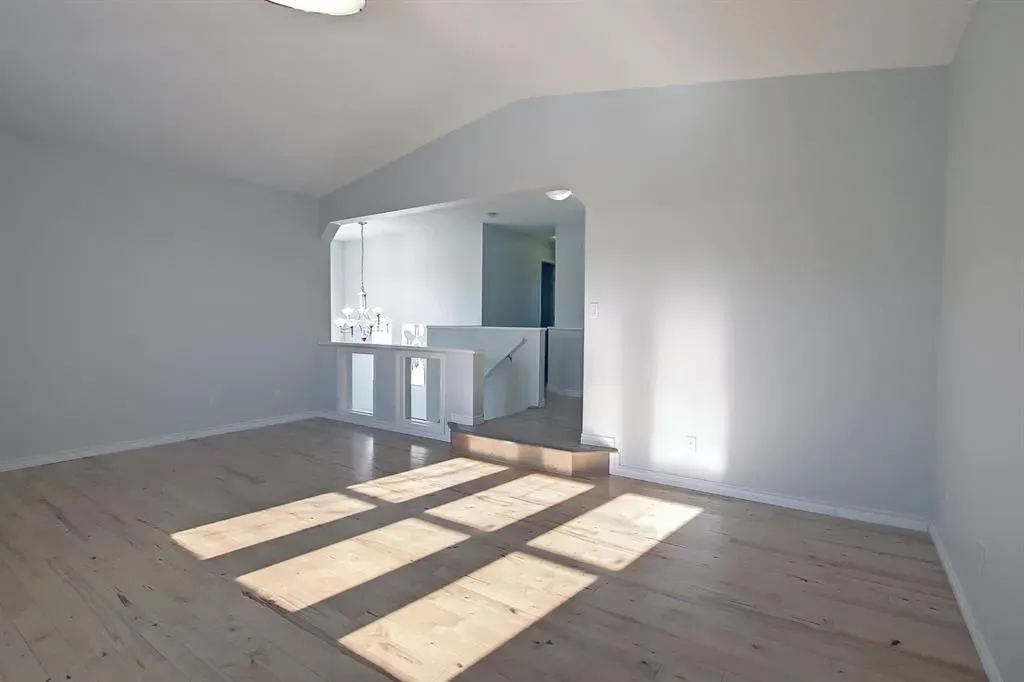 25 Panamount Crescent NW