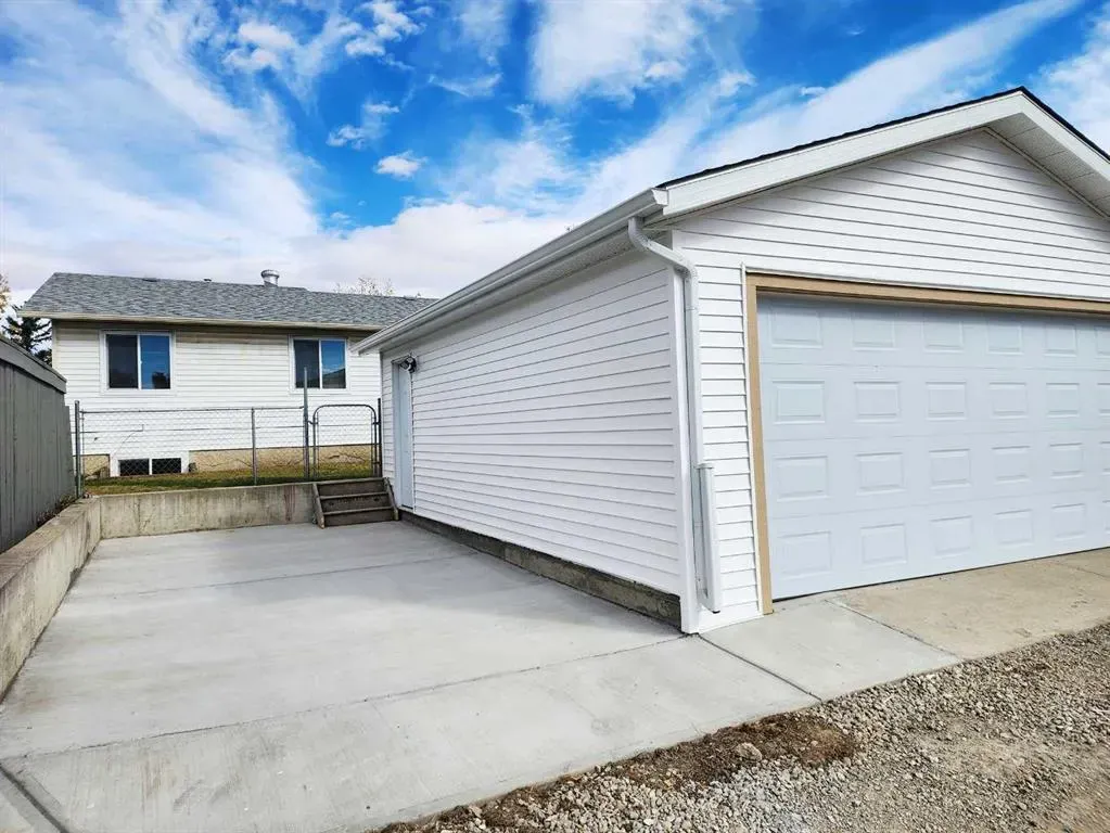 99 Abingdon Crescent NE